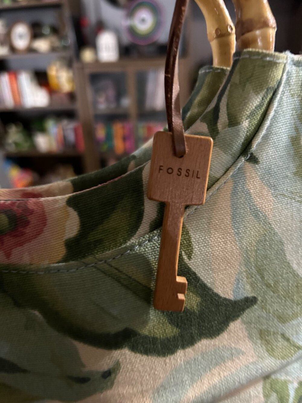 Tropical Fossil Brand Bag - Picture 5 of 5